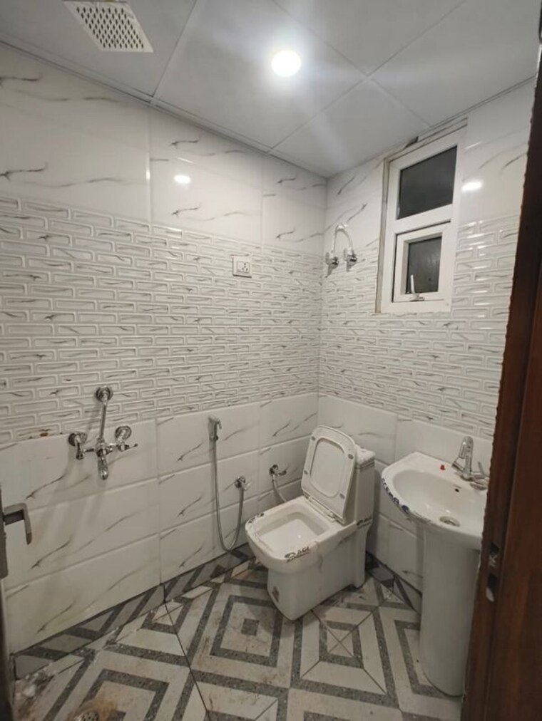 Bathroom, habitech-panch-tatva 2.5 Bedroom 1195 Sq.Ft. Apartment In Tech Zone 4 Greater Noida Greater Noida 10545135