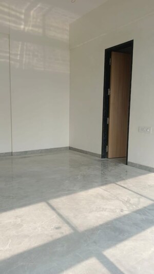 Room in 3 BHK Apartment at Chembur – for Rent