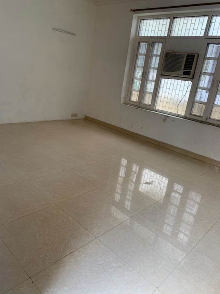 Room, dlf phase i 3 Bedroom 200 Sq.Yd. Independent House In Dlf Phase I Gurgaon 10545121