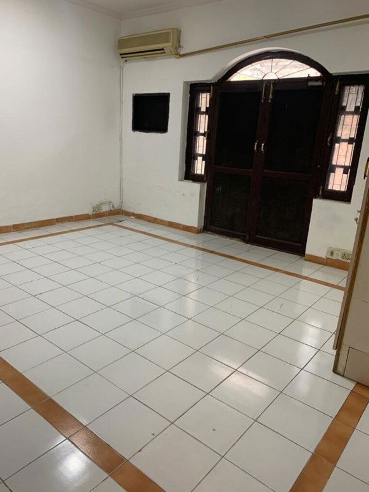 Room, dlf phase i 3 Bedroom 200 Sq.Yd. Independent House In Dlf Phase I Gurgaon 10545121