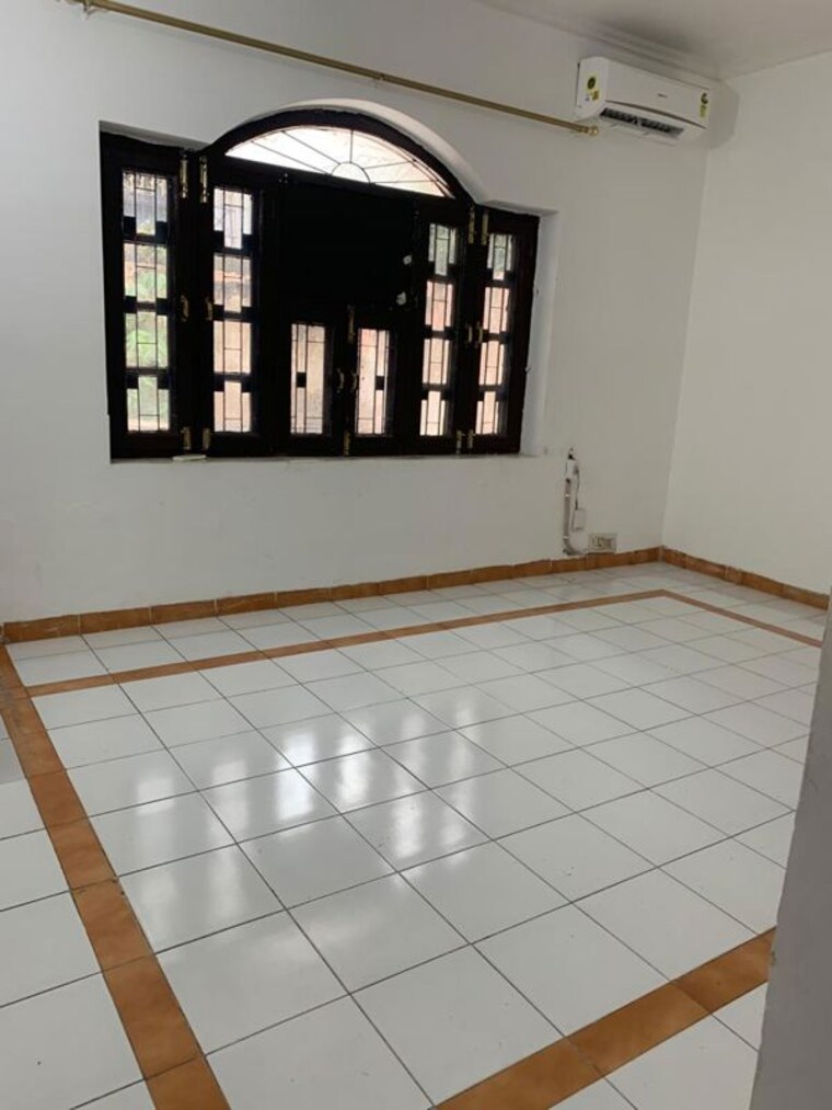 Room, dlf phase i 3 Bedroom 200 Sq.Yd. Independent House In Dlf Phase I Gurgaon 10545121