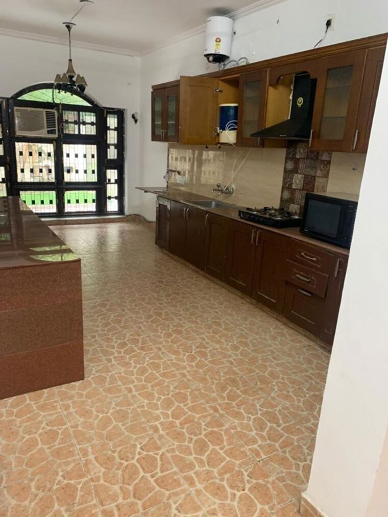 Kitchen, dlf phase i 3 Bedroom 200 Sq.Yd. Independent House In Dlf Phase I Gurgaon 10545121