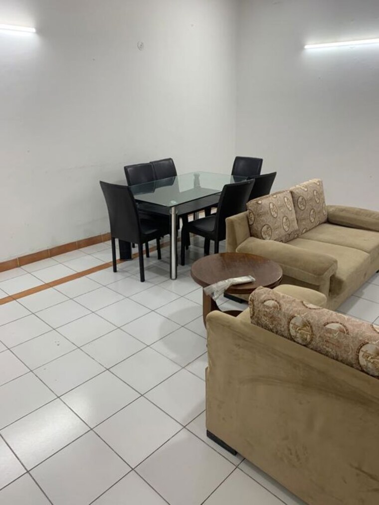 Team Area, dlf phase i 3 Bedroom 200 Sq.Yd. Independent House In Dlf Phase I Gurgaon 10545121