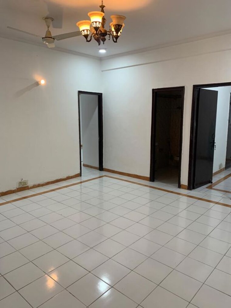 Room, dlf phase i 3 Bedroom 200 Sq.Yd. Independent House In Dlf Phase I Gurgaon 10545121