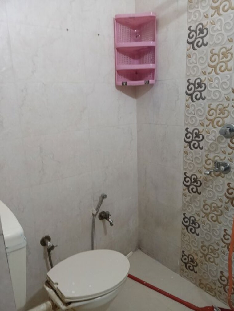 Bathroom, kalkaji 1 Bedroom 590 Sq.Ft. Builder Floor In Kalkaji Delhi 10545137