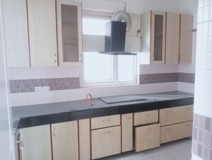 Kitchen in 3.5 BHK Apartment at Unitech The Residences Sector 33, Sector 33 – for Rent
