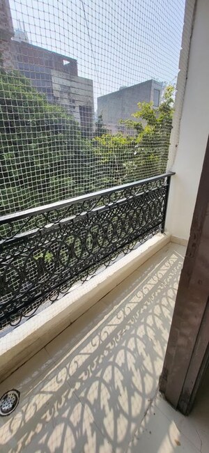 Balcony in 1 BHK Builder Floor at Sector 44 – for Rent