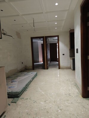 Room in 3 BHK Builder Floor at Pratap Vihar – for Sale