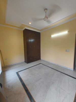 Room in 2 BHK Builder Floor at Sector 23 – for Rent