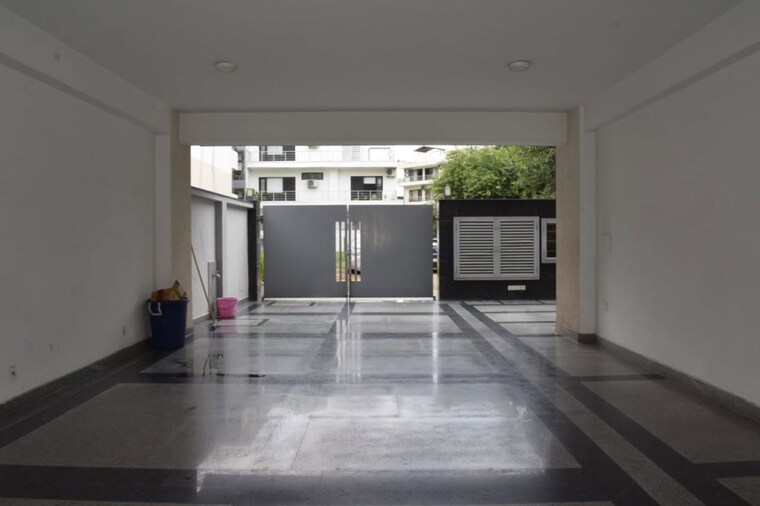  Parking, suncity 3.5 Bedroom 3228 Sq.Ft. Builder Floor In Suncity Gurgaon 10545169