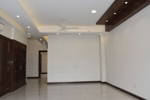 Room in 3.5 BHK Builder Floor at Suncity – for Rent