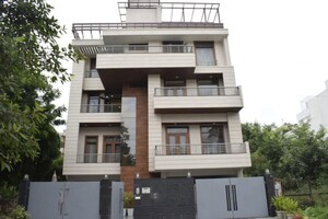 3.5 BHK Builder Floor – Exterior View View at Suncity - for Rent