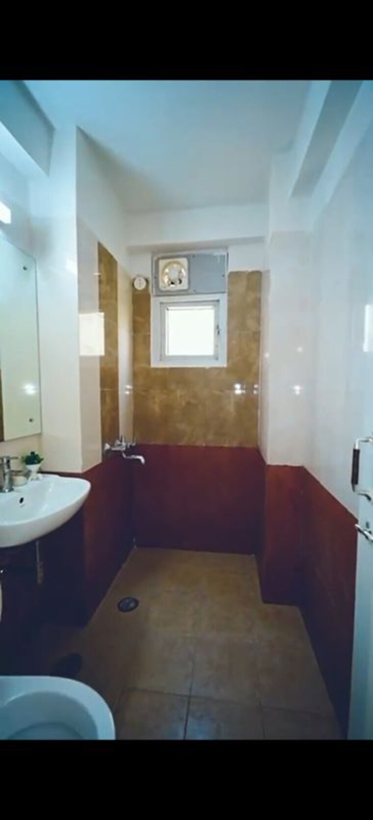 Bathroom, sector 84 2 Bedroom 1200 Sq.Ft. Apartment In Sector 84 Gurgaon 10545175