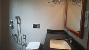 Team Area in 3 BHK Builder Floor at East Of Kailash – for Rent