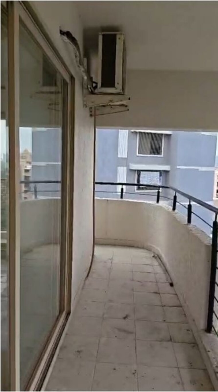 Balcony, sindhi-society 3 Bedroom 1400 Sq.Ft. Apartment In Chembur Mumbai 10545187