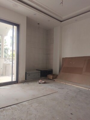 Room in 4 BHK Builder Floor at New Friends Colony – for Sale