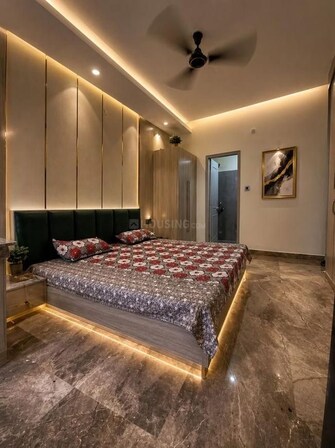 3 BHK + Servant Room,Extra Room 1400 Sq.Ft. Builder Floor in Lion Green Valley