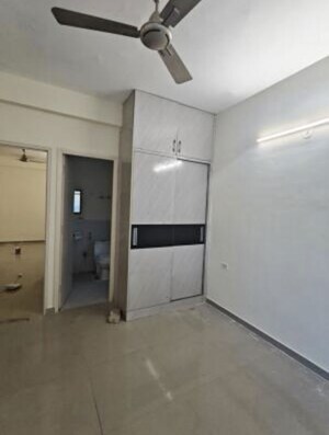 Room in 3 BHK Builder Floor at Lion Green Valley, Sohna Sector 35 – for Sale