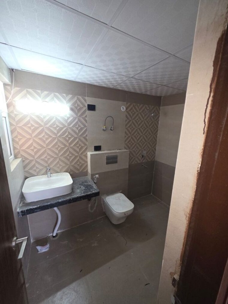 Bathroom, antriksh-green-kaushambi 4 Bedroom 2030 Sq.Ft. Apartment In Dabur Chowk Ghaziabad 10545272