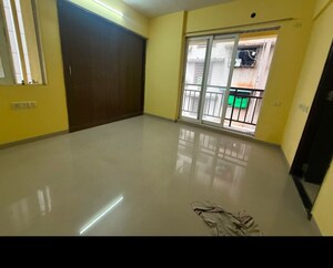 Room in 2 BHK Apartment at STG Atlantis, Panch Pakhadi – for Rent