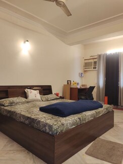 4 BHK + Servant Room Builder Floor For Sale in East Of Kailash