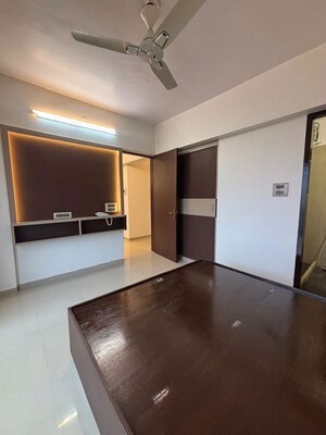 Room in 3 BHK Apartment at Chembur – for Rent