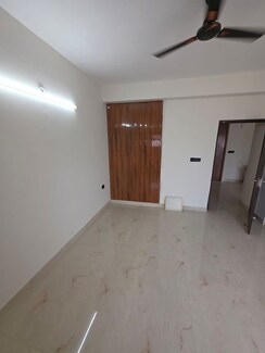 2 BHK + Store Room Apartment For Rent in Amrapali Centurian Park Phase II