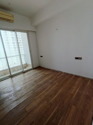 Room in 2 BHK Apartment at Omkar Alta Monte, Malad East – for Rent