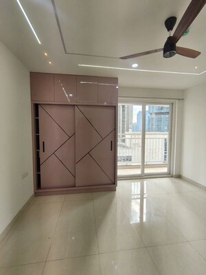 Room in 3 BHK Apartment at Prestige Beverly Hills, Kokapet – for Rent