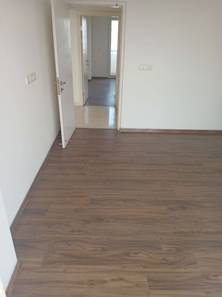 Room, emaar-the-palm-drive-palm-studios 3 Bedroom 2200 Sq.Ft. Apartment In Sector 66 Gurgaon 10545219