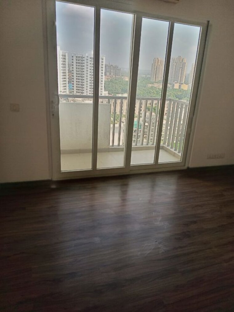 Room, emaar-the-palm-drive-palm-studios 3 Bedroom 2200 Sq.Ft. Apartment In Sector 66 Gurgaon 10545219