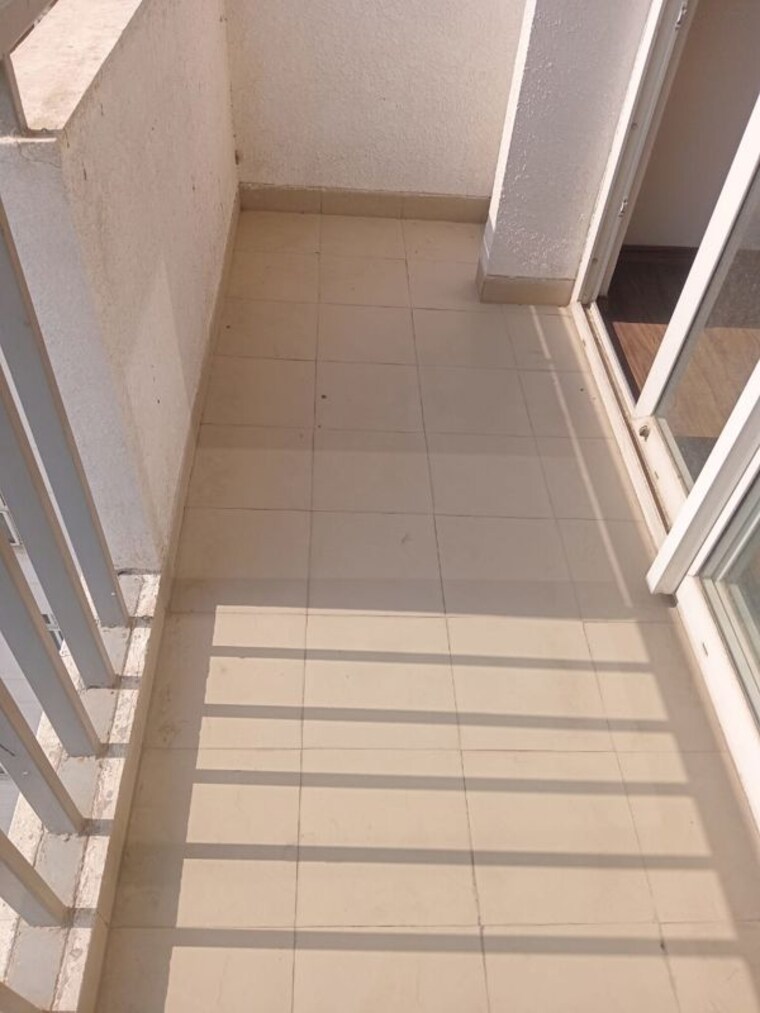 Balcony, emaar-the-palm-drive-palm-studios 3 Bedroom 2200 Sq.Ft. Apartment In Sector 66 Gurgaon 10545219