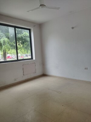 Room in 3 BHK Builder Floor at Vatika INXT Floors, Sector 82 – for Rent