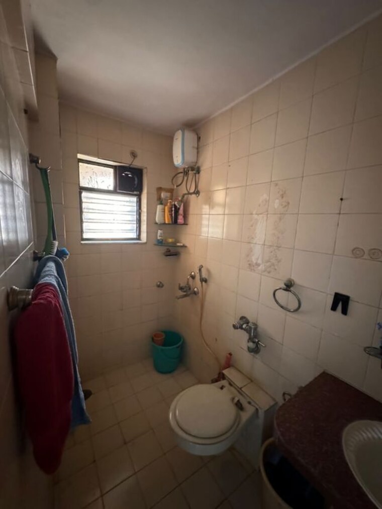 Bathroom, sindhi-society 2 Bedroom 1040 Sq.Ft. Apartment In Chembur Mumbai 10545345