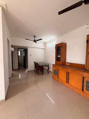 Room in 3 BHK Apartment at Kalpataru Hills, Manpada – for Rent