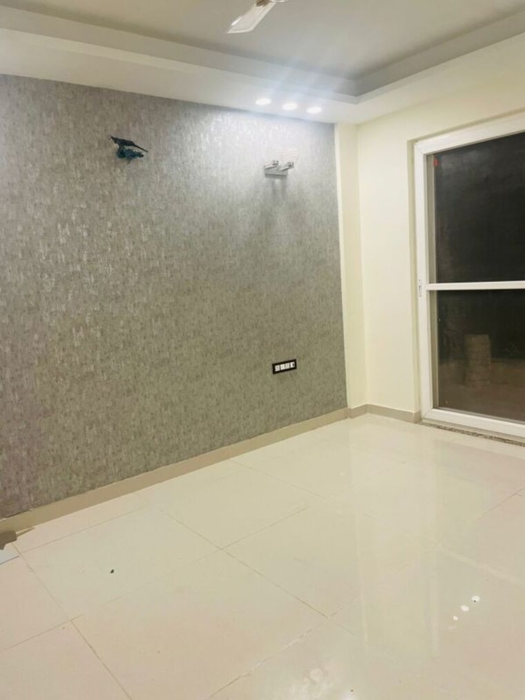 Room, ashok vihar 3 Bedroom 1250 Sq.Ft. Builder Floor In Ashok Vihar Delhi 10545365