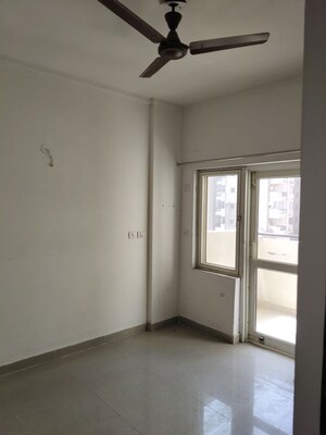 Room in 2 BHK Apartment at Ramprastha Awho, Sector 95 – for Rent