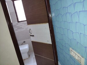 Bathroom in 3 BHK Apartment at Pir Machalla – for Rent