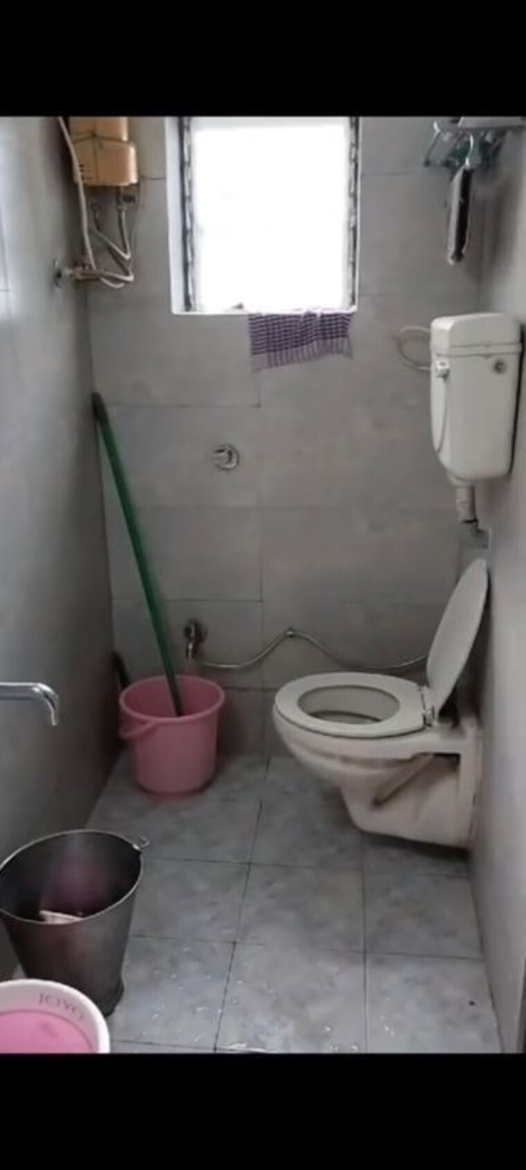 Bathroom, parle-pushpa-chs 1 Bedroom 400 Sq.Ft. Apartment In Vile Parle East Mumbai 10545423
