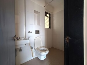 Bathroom in 3 BHK Apartment at Lodha Casa Royale, Balkum Pada – for Rent