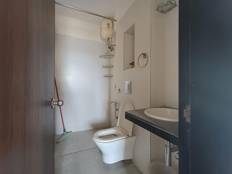 Bathroom, lodha-casa-royale 3 Bedroom 1100 Sq.Ft. Apartment In Balkum Pada Thane 10545416