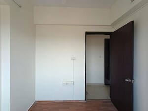 Room in 3 BHK Apartment at Lodha Casa Royale, Balkum Pada – for Rent