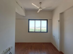 Room in 3 BHK Apartment at Lodha Casa Royale, Balkum Pada – for Rent