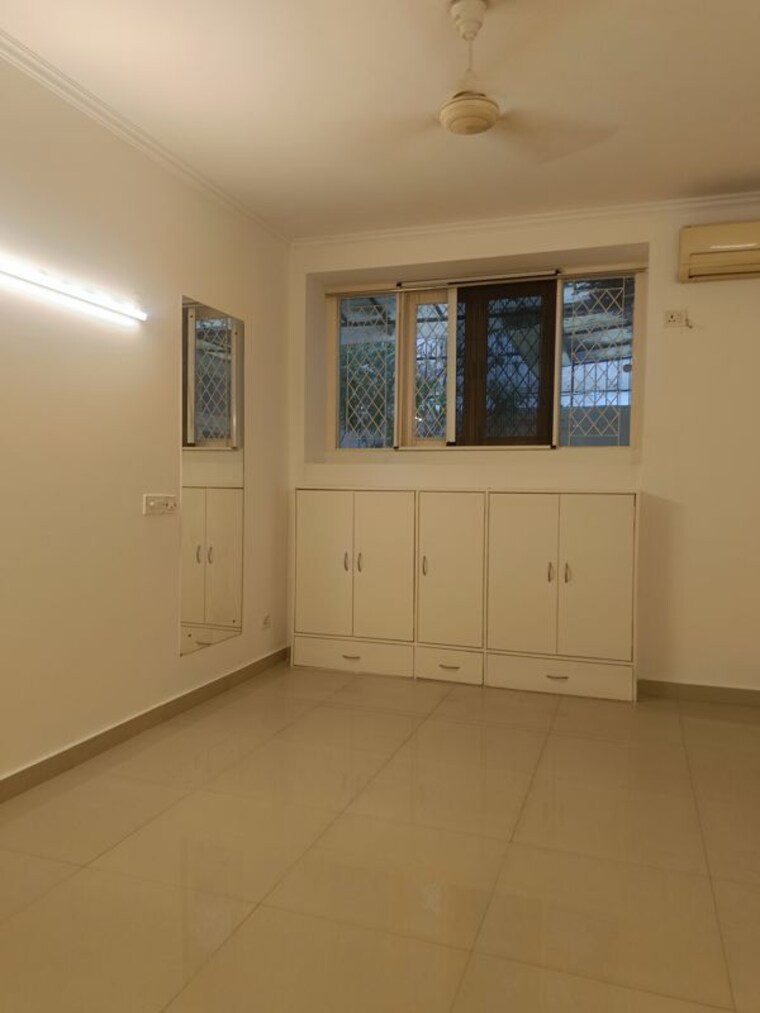 Room, unitech-south-city-ii 3 Bedroom 1400 Sq.Ft. Builder Floor In Sector 50 Gurgaon 10545424