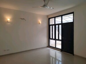 Room in 4 BHK Villa at Sushant Lok Iii – for Sale