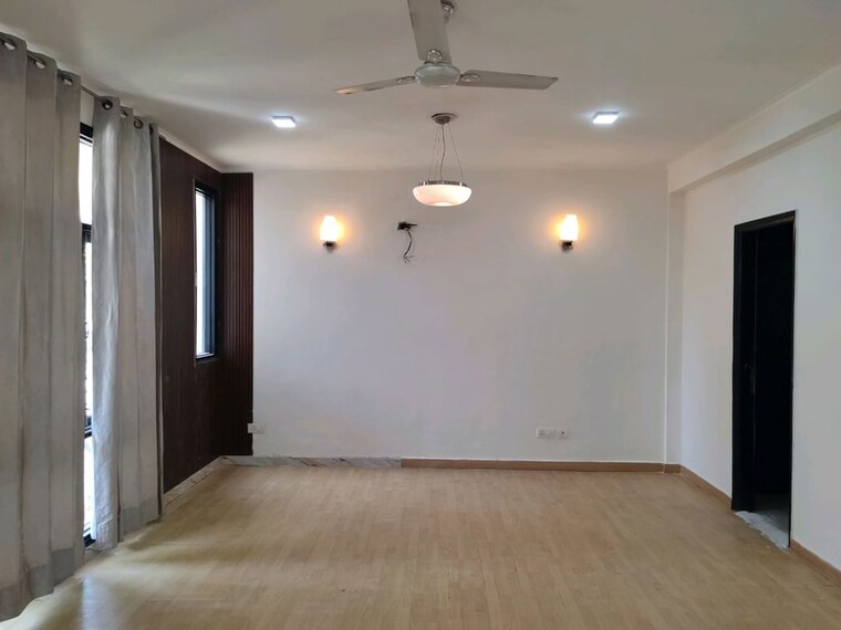 Room, sushant lok iii 4 Bedroom 300 Sq.Yd. Villa In Sushant Lok Iii Gurgaon 10545437