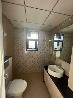 Bathroom in 3 BHK Apartment at Signature Global City 63A, Sector 63a – for Rent