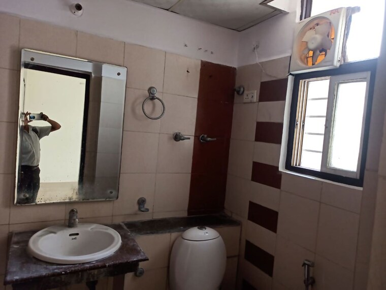 Bathroom, eldeco-elegante 3 Bedroom 1400 Sq.Ft. Apartment In Vibhuti Khand Lucknow 10545482