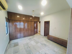 Room in 2 BHK Apartment at Dosti Eastern Bay, Wadala – for Rent