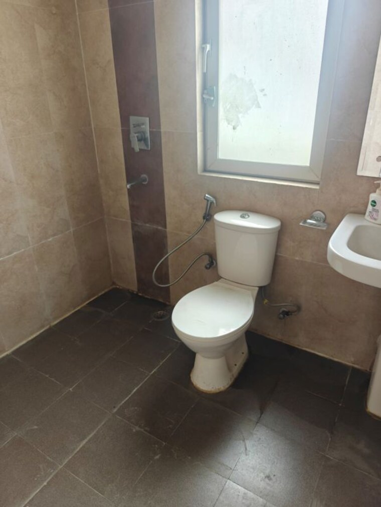 Bathroom, ild-grand 3 Bedroom 1870 Sq.Ft. Apartment In Sector 37c Gurgaon 10545500